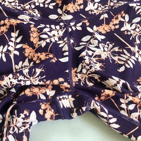Fabletics Mid Rise PowerHold Capri - Picture 10 of 12